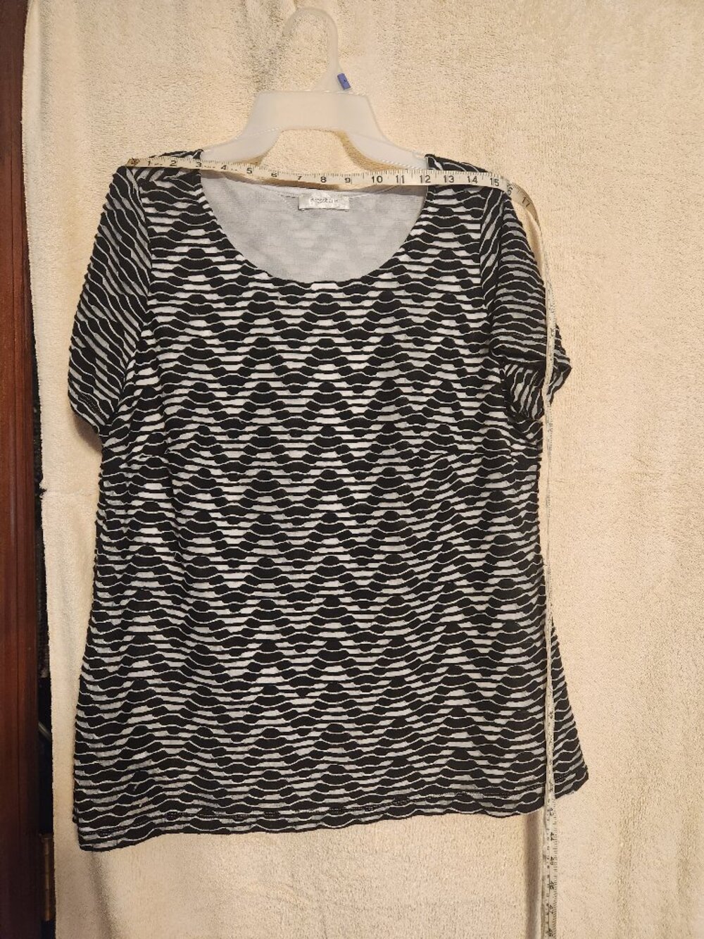 black and white short sleeve top XL